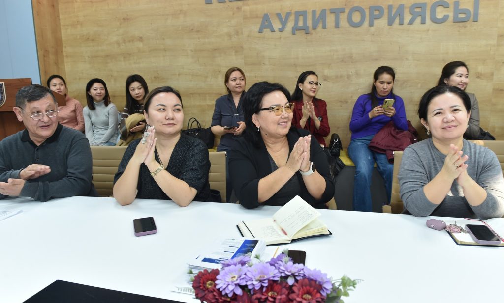 ҚАЗАҚ ӨНЕРТАНУЫНЫҢ МАҚТАНЫШЫ: «ТҰРАН МЕТАСТИЛІ» АЛЬБОМ-ПРАКТИКУМЫНЫҢ ТҰСАУКЕСЕРІ ӨТТІ